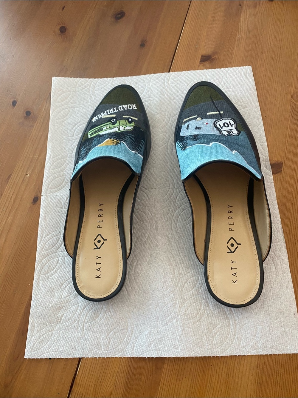 Black & Green 'Road Trippin' Embroidered Katy Perry Slip-On Loafers - Picture 3 of 7